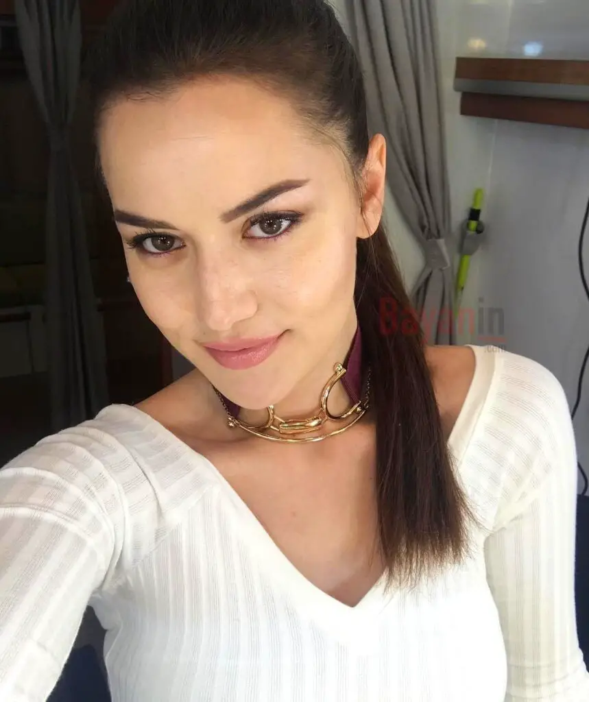 Fahriye Evcen At Kuyruğu Saç Modeli