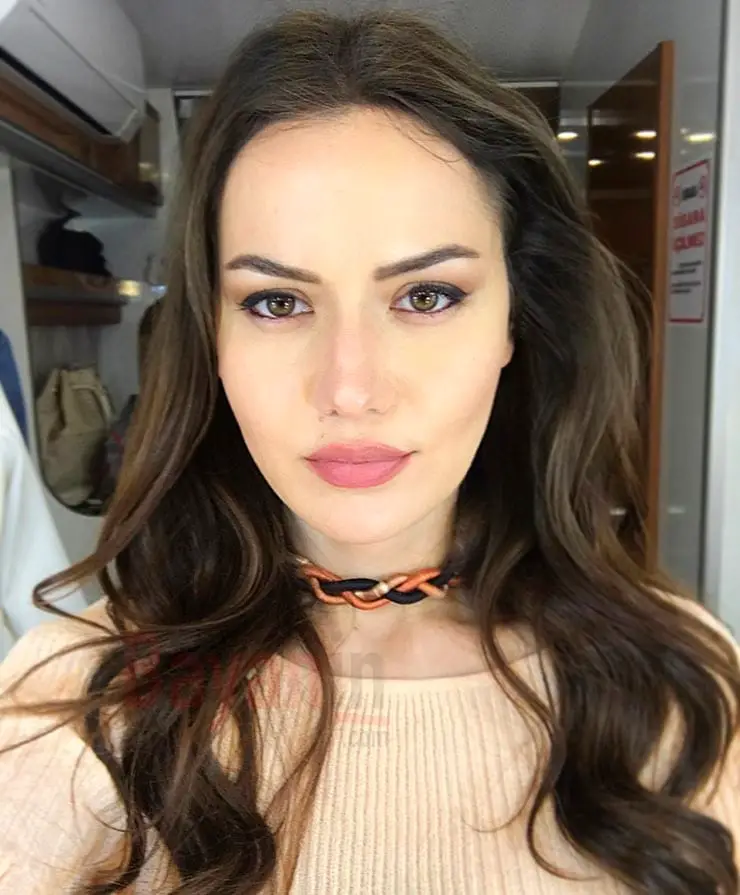 Fahriye Evcen Dalgalı Saç Modeli