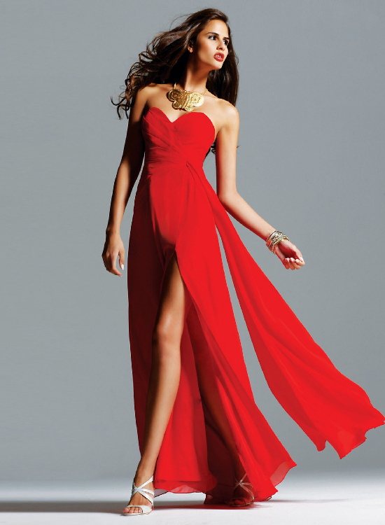 Kırmızı Yırtmaçlı Elbise Modelleri